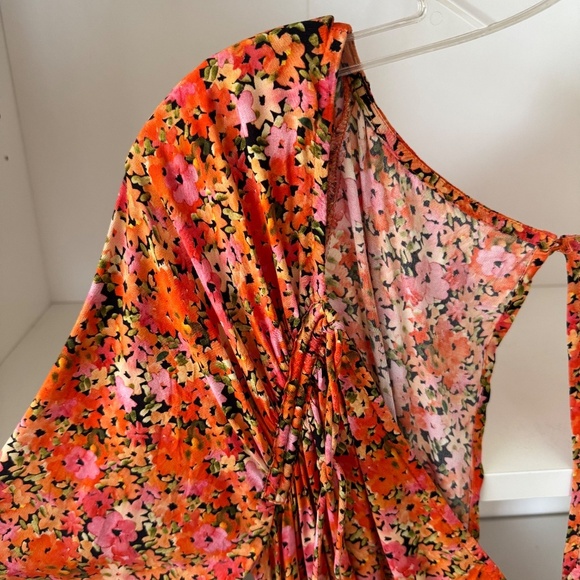 FINDERS KEEPERS Floral Bloom Mini Dress Garden Party - Picture 11 of 12